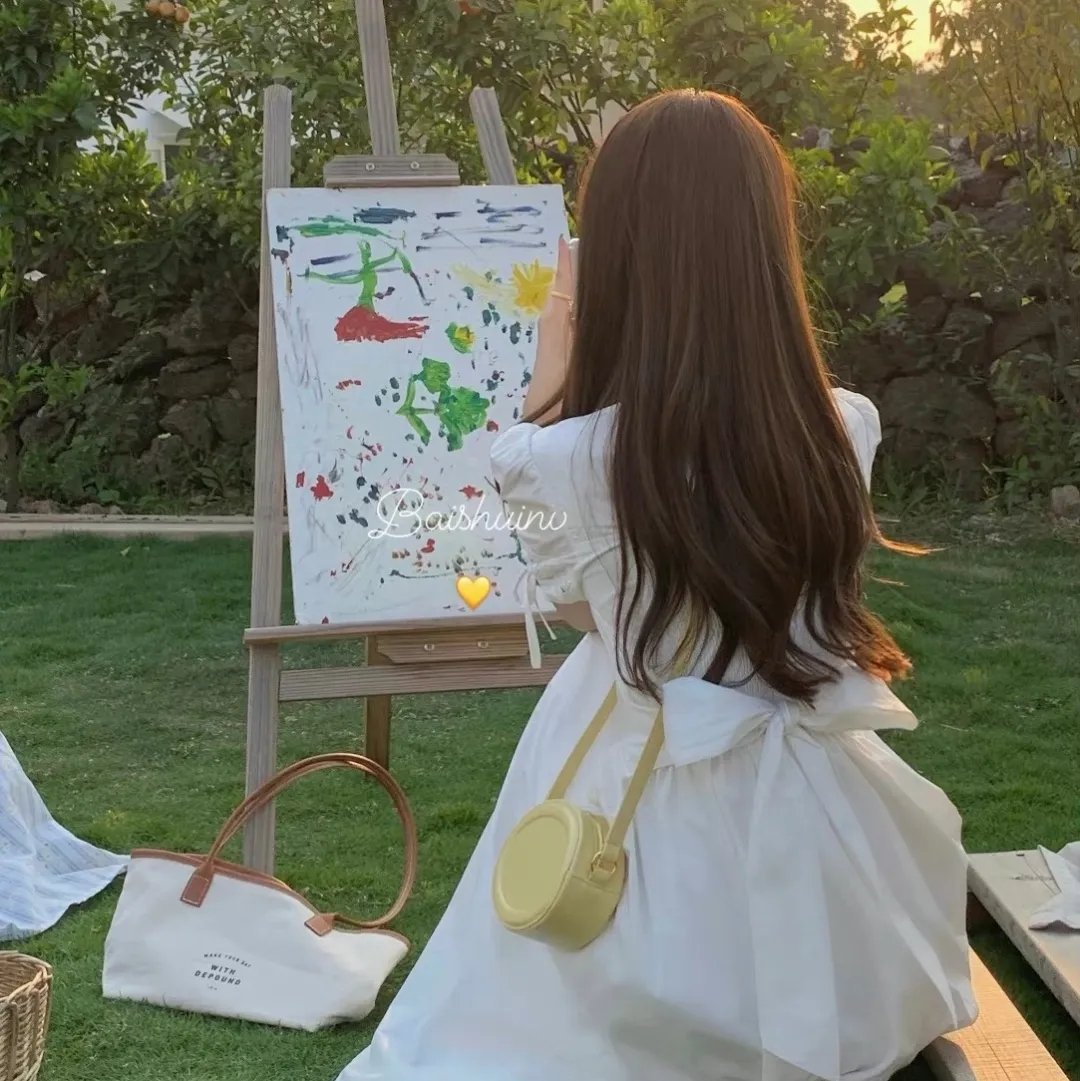 三个摩登女性